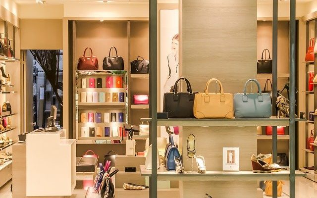 Vitrines et devantures sécurité pour magasin et commerce